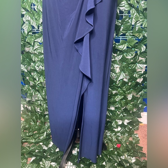 Elegant Navy Blue Evening Dress - Picture 8 of 9